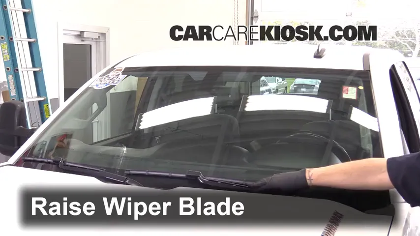 2015 Chevrolet Silverado 2500 HD LT 6.6L V8 Turbo Diesel Crew Cab Pickup Windshield Wiper Blade (Front) Replace Wiper Blades